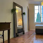 Apartament Le Petit Chateau De Castries