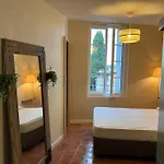 Apartament Le Petit Chateau De *