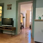 Le Petit Chateau De Apartament