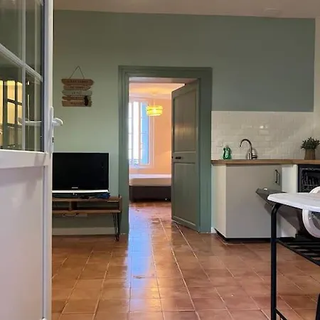 Διαμέρισμα Le Petit Chateau De Castries