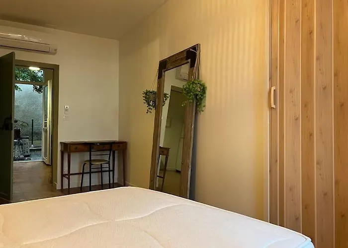 Апартаменты Le Petit Chateau De