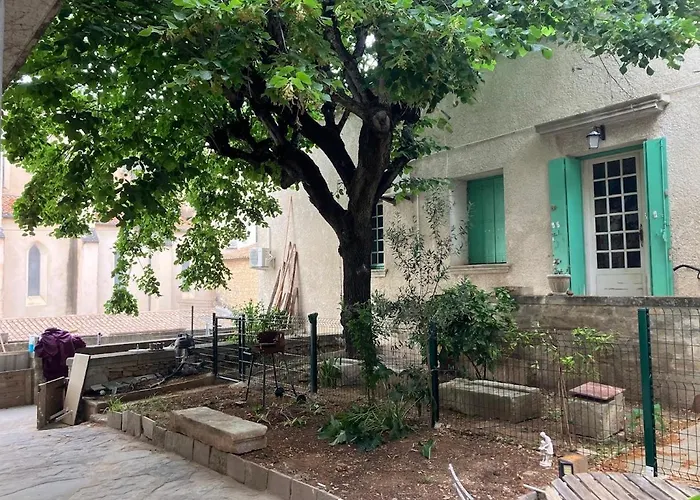 Le Petit Chateau De Апартаменты Кастри